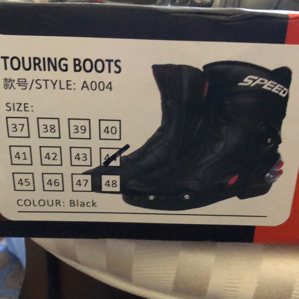 Motorcycle boots, Riding Tribe